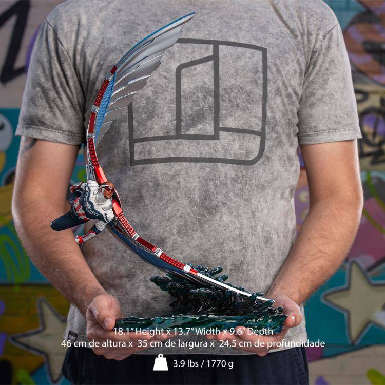 CAPTAIN AMERICA SAM WILSON DELUXE STATUE IRON STUDIOS